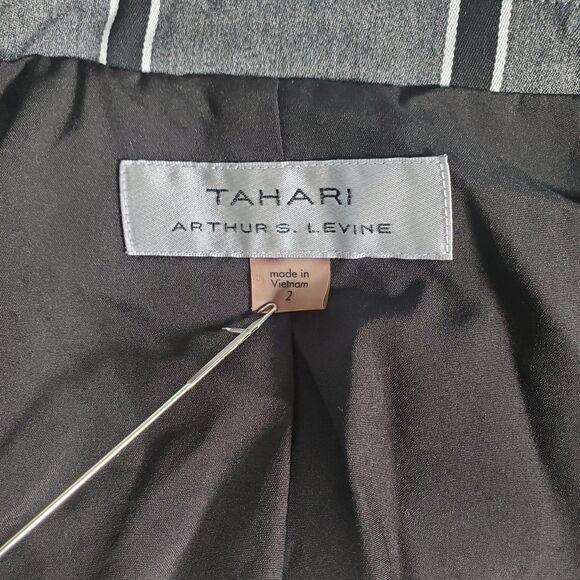 Tahari Women’s Blazer Jacket Size 2 Gray Black White Stripe Lined Fitted Classic - Picture 7 of 14